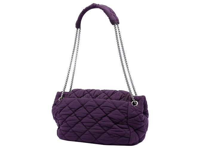Bolsa de ombro Chanel em nylon acolchoado bubble roxa com aba e corrente acordeão Roxo - vista 2