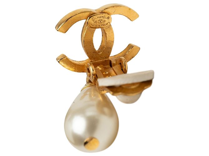 Orecchini a clip Chanel CC placcati in oro con perle sintetiche D'oro - vista 3