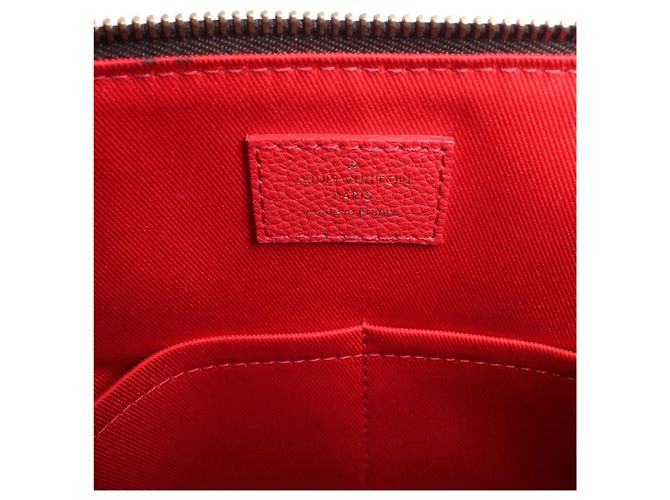 Borsa Louis Vuitton Tournelle PM Monogram Canvas in Brown x Red M44027 Rosso - vista 13