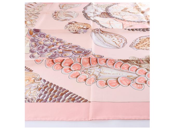 Hermès Carré 90 "Rocaille shells" Seidentuch in Rosa Pink - Ansicht 4