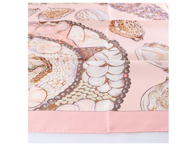 Hermès Carré 90 "Rocaille shells" Seidentuch in Rosa Pink - Ansicht 6