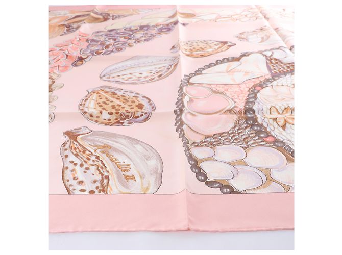 Hermès Carré 90 "Rocaille shells" Seidentuch in Rosa Pink - Ansicht 7