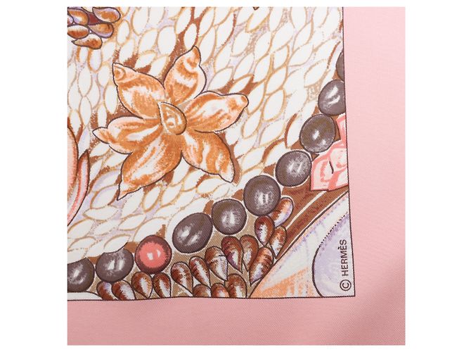Hermès Carré 90 "Rocaille shells" Seidentuch in Rosa Pink - Ansicht 9