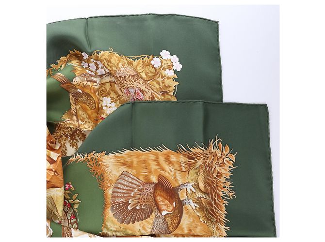 Hermès Carré 90 "Les Quatre Saisons" Seidentuch in Grün - Ansicht 2