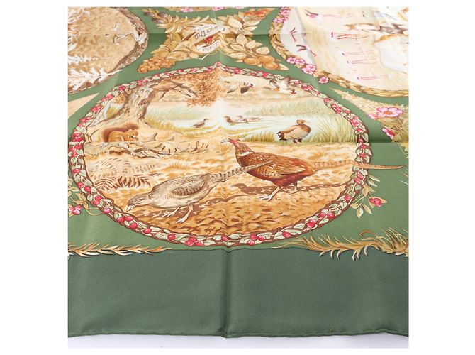 Hermès Carré 90 "Les Quatre Saisons" Seidentuch in Grün - Ansicht 4