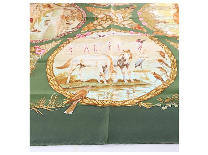 Hermès Carré 90 "Les Quatre Saisons" Seidentuch in Grün - Ansicht 7