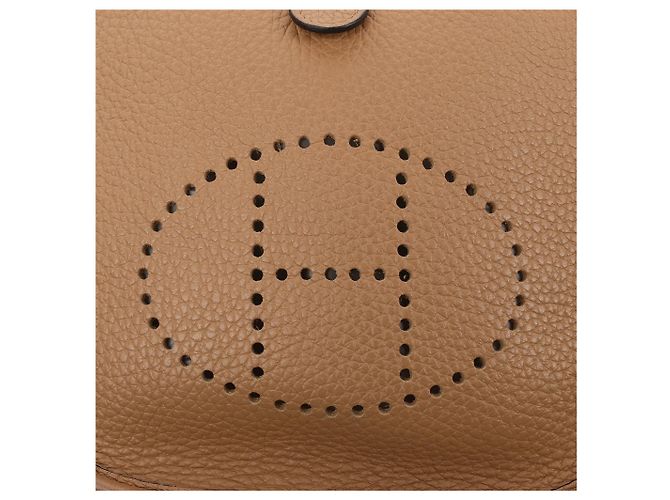 Hermès Evelyne Taurillon Clemence Maxi Quadrille TPM Chai Shoulder bag U:2022 Marrone - vista 11