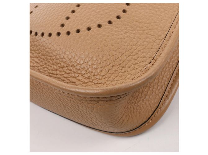 Hermès Evelyne Taurillon Clemence Maxi Quadrille TPM Chai Shoulder bag U:2022 Marrone - vista 7