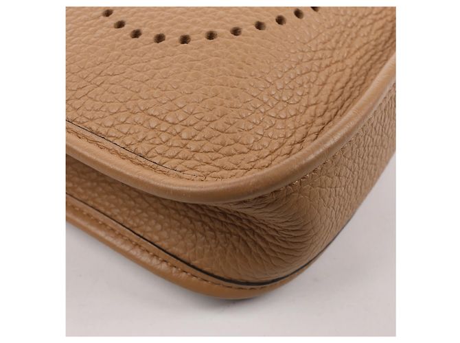 Hermès Evelyne Taurillon Clemence Maxi Quadrille TPM Chai Shoulder bag U:2022 Marrone - vista 8