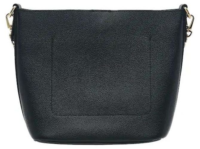 Louis Vuitton O material de couro macio e resistente harmoniza-se com o fecho icónico para uma sensibilidade sofisticada, mas moderna. Os pertences podem ser guardados de forma eficiente no interior da generosa silhueta de saco bucket, e - vista 2