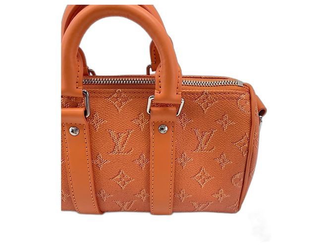Borsa Louis Vuitton Keepall Bandoulière 25 Arancione - vista 3