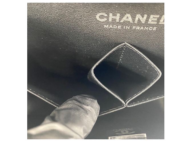 Borsa a tracolla Chanel Matelassé 23 Nero - vista 13