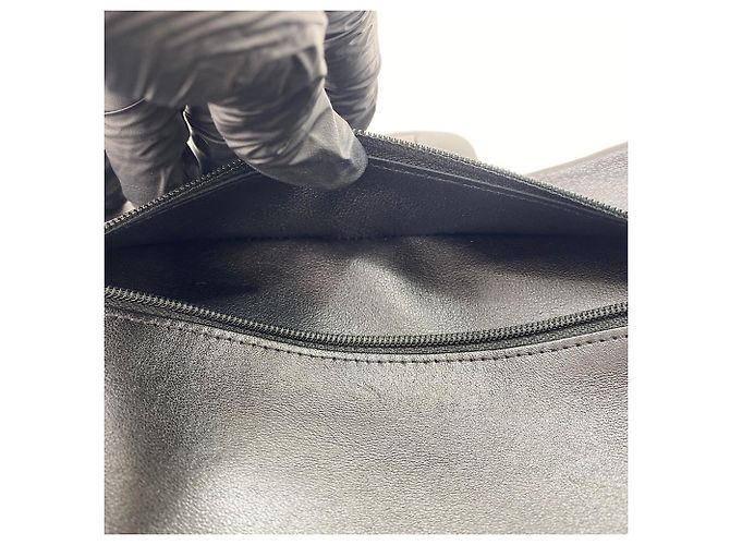 Borsa a tracolla Chanel Matelassé 23 Nero - vista 16