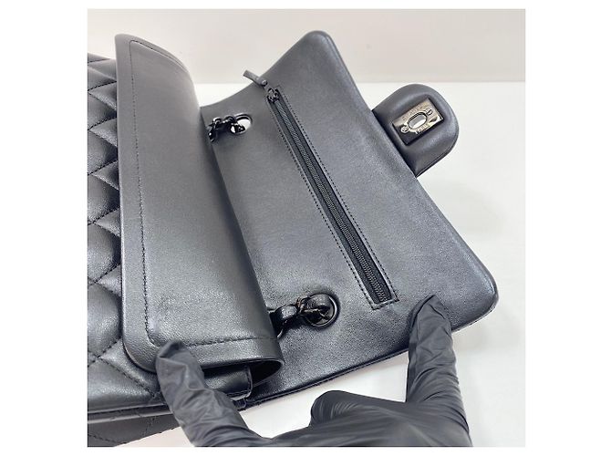 Borsa a tracolla Chanel Matelassé 23 Nero - vista 19