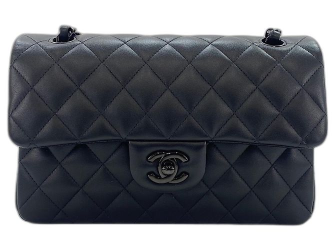 Borsa a tracolla Chanel Matelassé 23 Nero - vista 2
