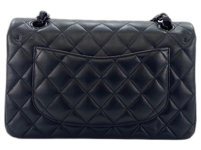 Borsa a tracolla Chanel Matelassé 23 Nero - vista 3