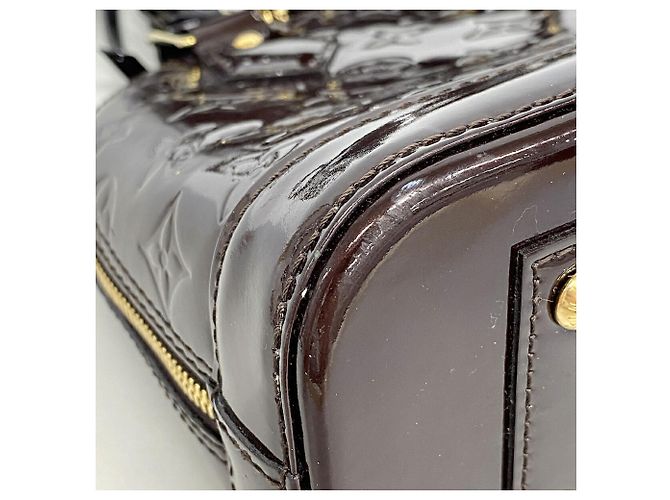 Borsa Louis Vuitton Alma BB Vernis Bordò - vista 6
