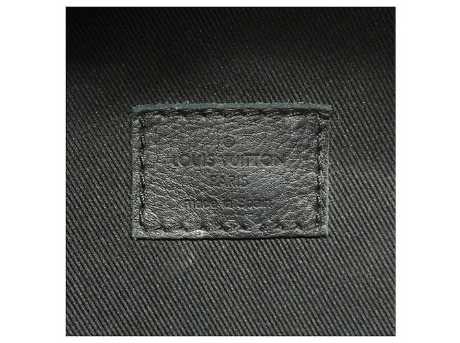 Sac banane Louis Vuitton Monogram Shadow Rush Noir - vue 5