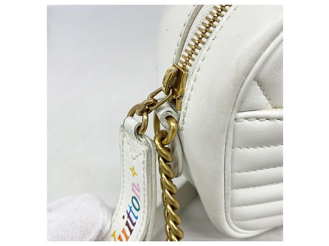 Borsa a tracolla Louis Vuitton New Wave Camera M53863 Bianco - vista 7