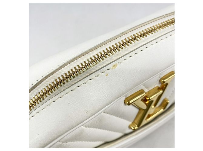 Borsa a tracolla Louis Vuitton New Wave Camera M53863 Bianco - vista 9