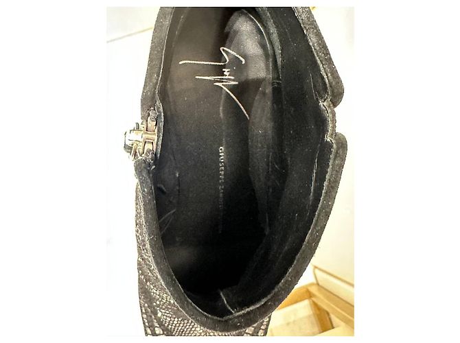 Stivaletti texturizzati neri Giuseppe Zanotti Sz.36 usati - vista 6