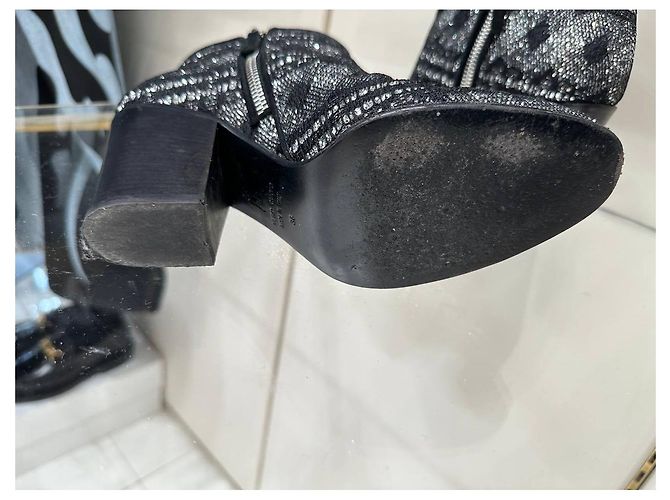 Stivaletti texturizzati neri Giuseppe Zanotti Sz.36 usati - vista 8