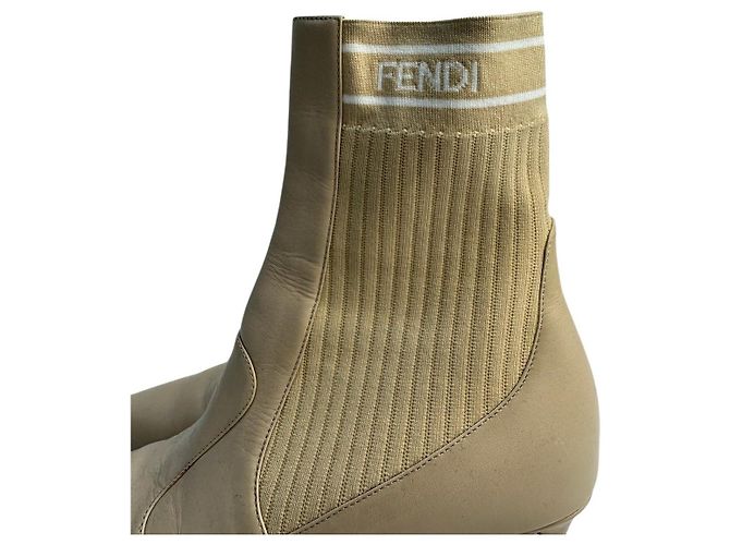 Fendi beige Stiefeletten mit Stretch-Strick-Einsatz Sz.38 Gebraucht - Ansicht 5