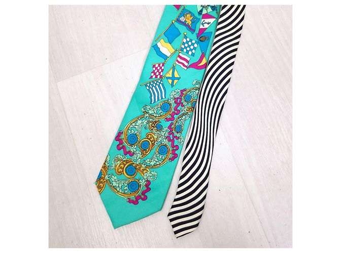 Cravatta in seta Gianni Versace anni '90 con bandiere Multicolore - vista 6