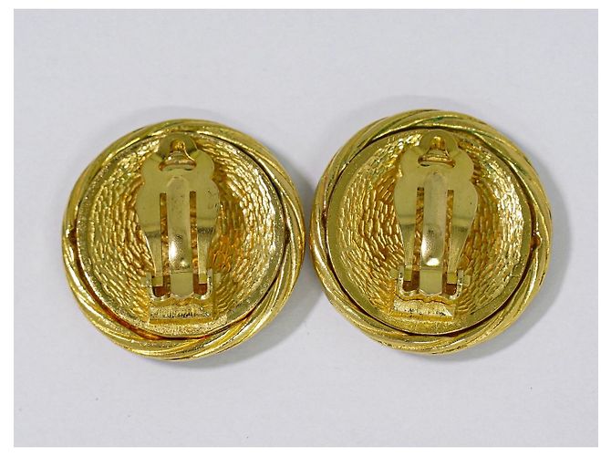 Chanel Vintage Round CC Clip-On Metal D'oro - vista 2