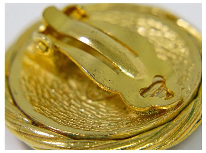 Chanel Vintage Round CC Clip-On Metal D'oro - vista 7