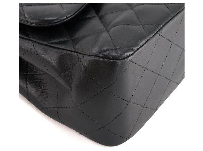 CHANEL - Borsa a tracolla Classic/Timeless Jumbo Chanel in pelle liscia nera Nero - vista 7