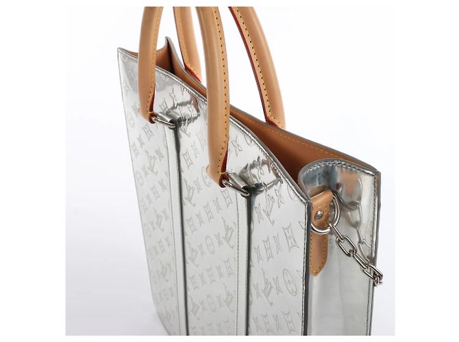 Louis Vuitton Sac Plat Limited Edition Monogram Mirror Handbag in Silver M45884 Gris - vista 3