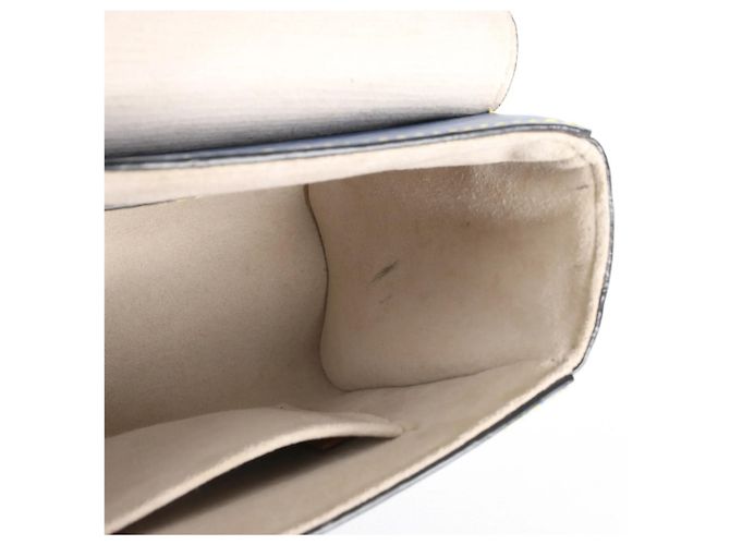 Borsa a tracolla Louis Vuitton Twist MM in pelle Epi Blu M50271 Beige - vista 11