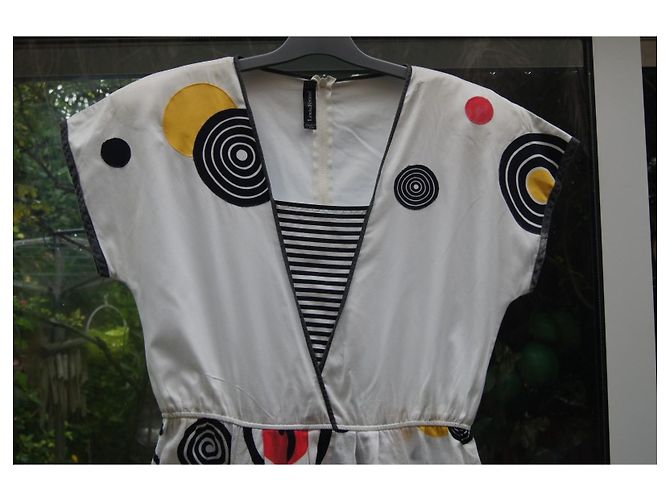 Vestido de verano de algodón Louis Féraud estampado gráfico Negro Blanco Roja Amarillo - vista 3