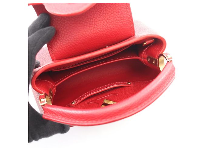 Borsa a mano 2-Way Louis Vuitton Capucines Mini Rosso - vista 3