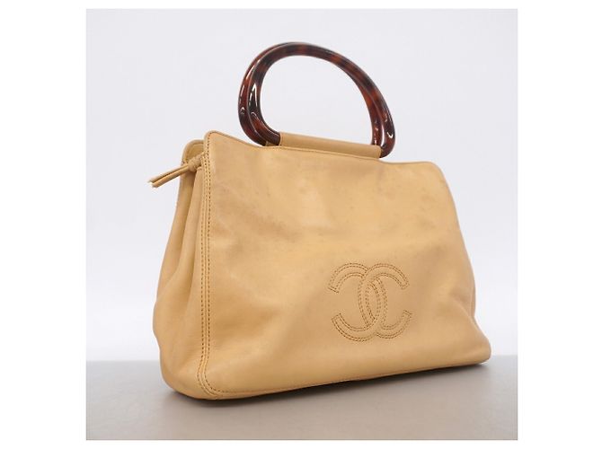 Borsa a mano Chanel in pelle d'agnello beige - vista 2