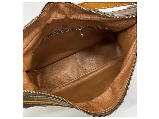 Borsa a tracolla Louis Vuitton Monogram Boulogne 35 Marrone - vista 4
