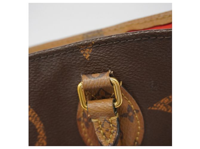Borsa Tote Louis Vuitton Monogram Giant Reverse OnTheGo GM Marrone - vista 10