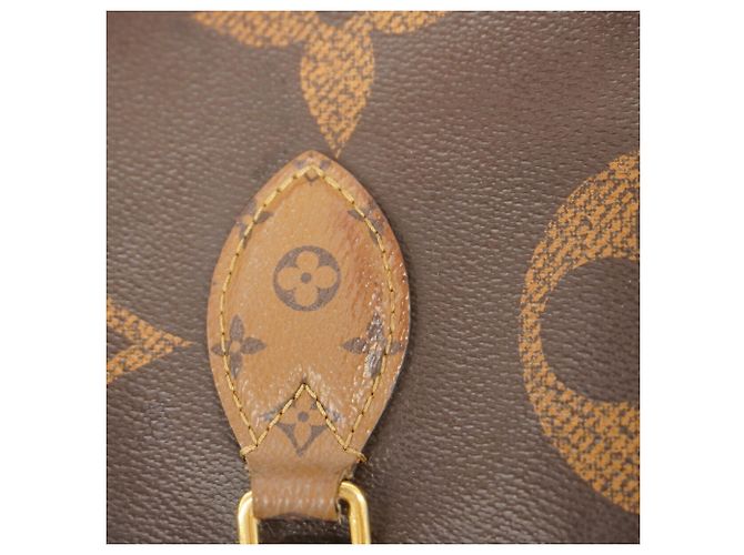 Borsa Tote Louis Vuitton Monogram Giant Reverse OnTheGo GM Marrone - vista 14