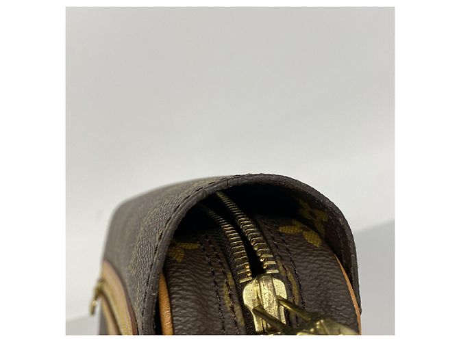Borsa a tracolla Louis Vuitton Monogram Saint Germain 24 Marrone - vista 7