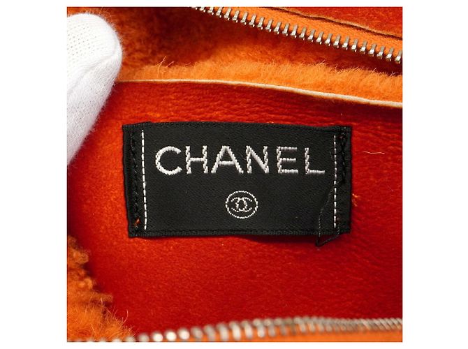 Borsa a tracolla Chanel in shearling arancione - vista 5