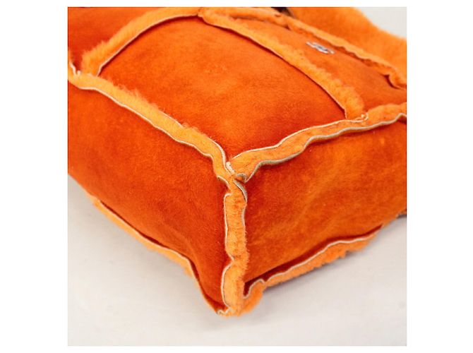 Borsa a tracolla Chanel in shearling arancione - vista 6
