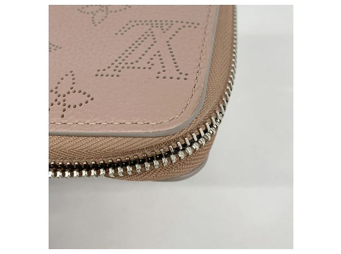 Cartera Zippy Louis Vuitton Mahina Rosa - vista 5