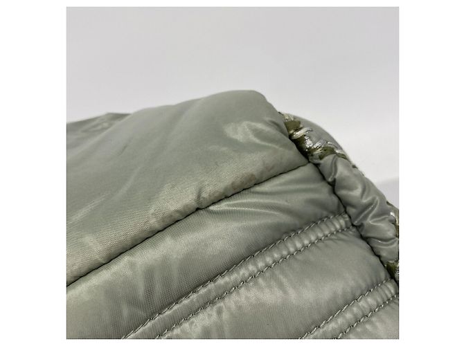 Saco Tote Chanel em nylon verde - vista 10