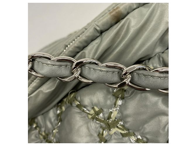 Saco Tote Chanel em nylon verde - vista 7