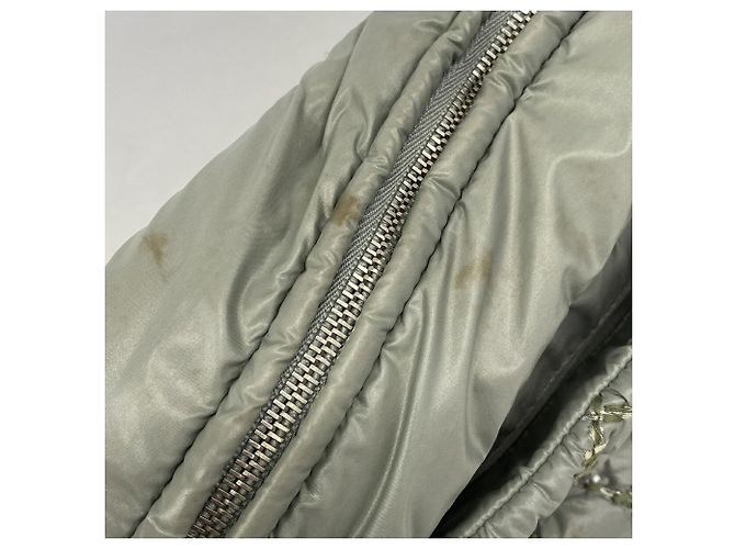 Saco Tote Chanel em nylon verde - vista 8