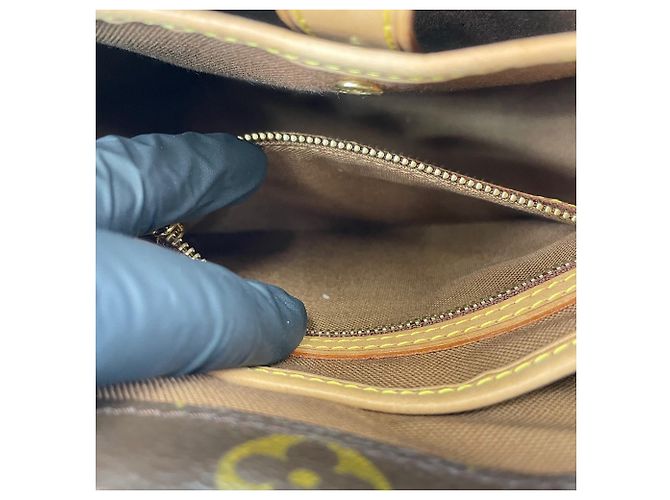 Borsa Louis Vuitton Vavin PM in marrone - vista 16