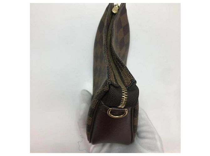 Beauty case Louis Vuitton Damier Marrone Damier ebene - vista 4
