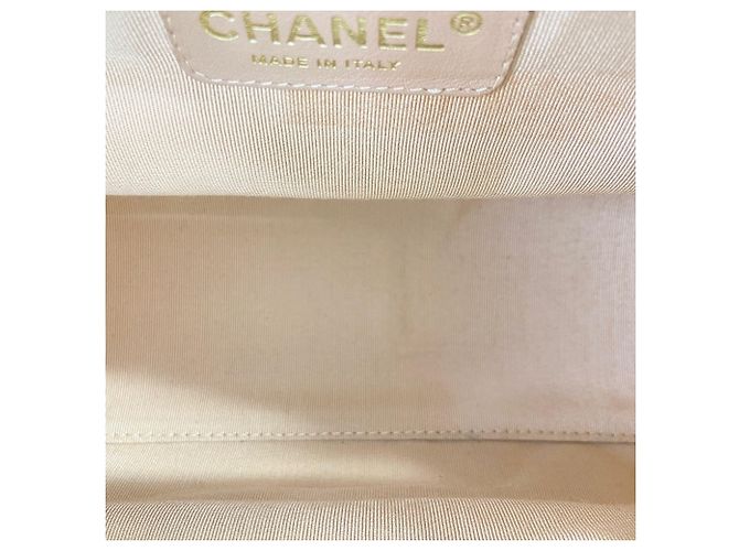 Mini borsa CHANEL Matelassé in Beige - vista 10