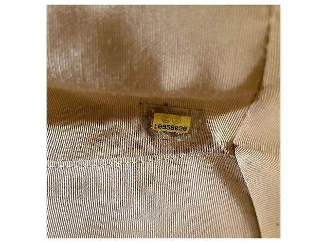 Mini borsa CHANEL Matelassé in Beige - vista 11